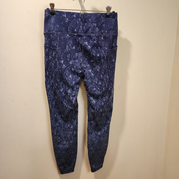 All in Motion printed tummy control Leggings size M - Picture 10 of 11